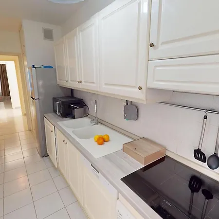 Grand 3p Centre Avec Terrasse, Parking Et Piscine - Fr-1-196-379 Ментона