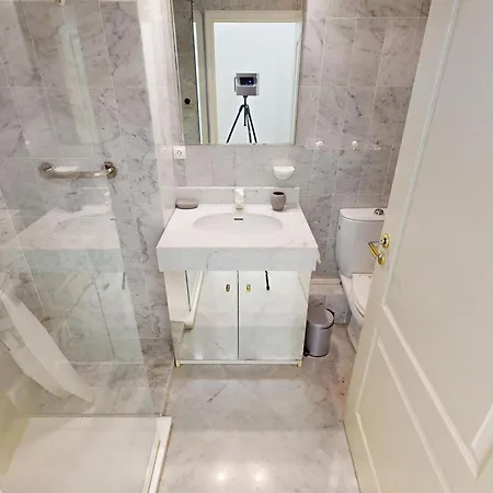 Апартаменты Grand 3p Centre Avec Terrasse, Parking Et Piscine - Fr-1-196-379