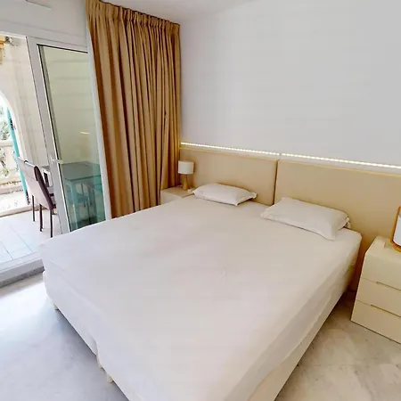 Grand 3p Centre Avec Terrasse, Parking Et Piscine - Fr-1-196-379