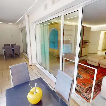 Lejlighed Grand 3p Centre Avec Terrasse, Parking Et Piscine Menton