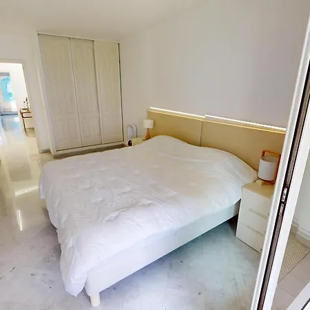 Grand 3p Centre Avec Terrasse, Parking Et Piscine Menton