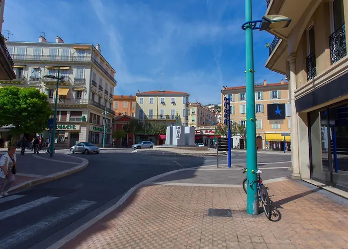 Grand 3p Centre Avec Terrasse, Parking Et Piscine - Fr-1-196-379