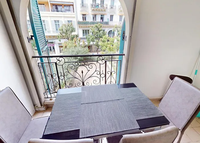 Lejlighed Grand 3p Centre Avec Terrasse, Parking Et Piscine - Fr-1-196-379 Menton