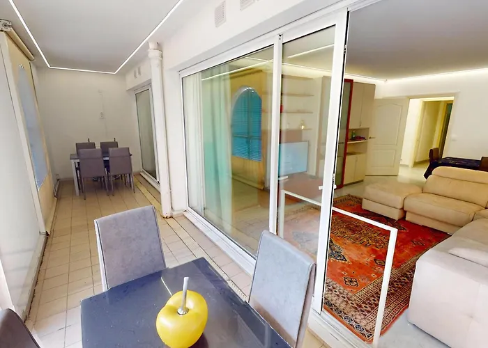 Apartmán Grand 3p Centre Avec Terrasse, Parking Et Piscine - Fr-1-196-379 Menton