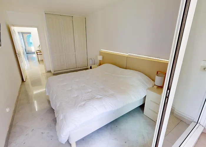 Grand 3p Centre Avec Terrasse, Parking Et Piscine - Fr-1-196-379 Menton