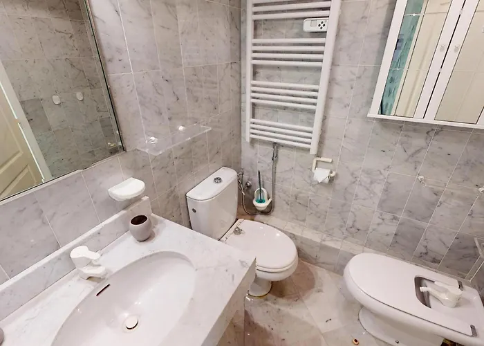 Apartmán Grand 3p Centre Avec Terrasse, Parking Et Piscine - Fr-1-196-379 *